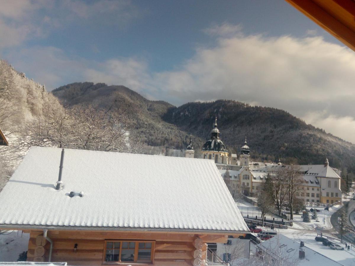 Ferienhaus Chalet-Етал Екстериор снимка