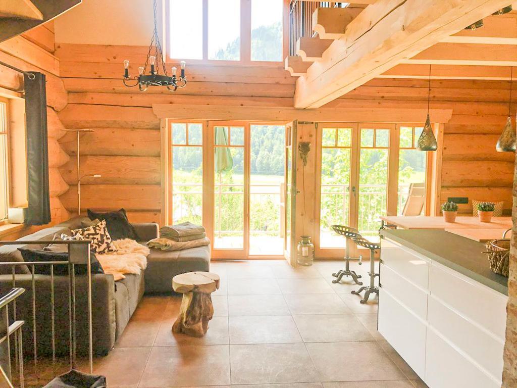 Ferienhaus Chalet-Етал Екстериор снимка